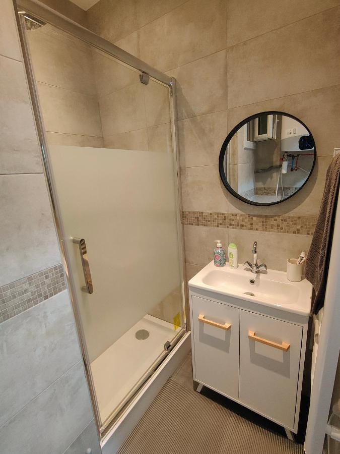 Les Lofts De Provins: Apt 4 Exterior photo